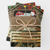  GMC Truck die de Snowman kerstrun voorstelt Inpakpapier Vel (In situ)