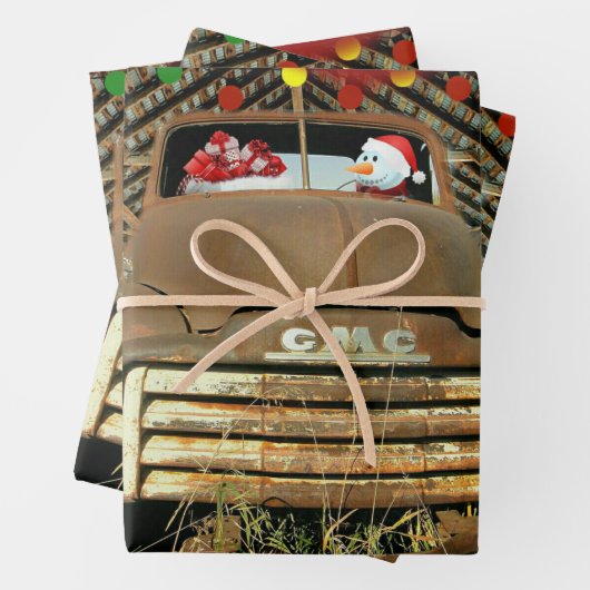  GMC Truck die de Snowman kerstrun voorstelt Inpakpapier Vel (In situ)