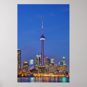 GN-toren verlicht bij nacht in Toronto Canada Poster