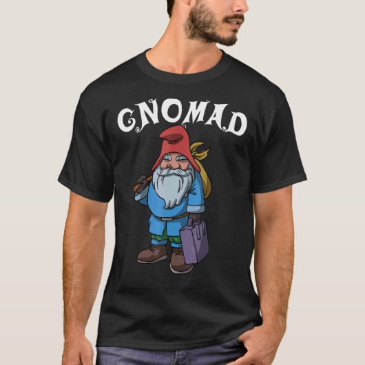 Gnomad Travel Gnome Adventure Vacation Nomad T-shirt (Voorkant)