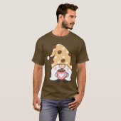Gnome Coffee Lover Coffee Bean Pet met hart T-shirt (Voorkant volledig)