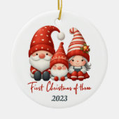 Gnome Feestdagen: Eerste Kerstmis van Drie ornamen Keramisch Ornament (Voorkant)