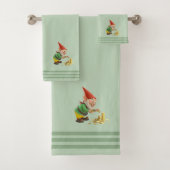 Gnome & Goud, Drie Strepen op Licht Lauriergroen Bad Handdoek (Insitu)