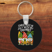 Gnome Kerstmis in juli met mijn Gnomies Summer Vac Sleutelhanger (Voorkant)