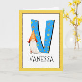 Gnome Kinder letter V Naam en leeftijd Verjaardag  Kaart (Gele Bloem)