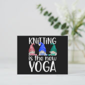 Gnome Knitting Knitting is de nieuwe Yoga Briefkaart (Staand voorkant)
