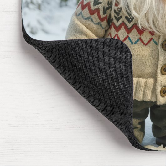 Gnome met het genieten van een snoepriet in Snowy Muismat (Hoek)