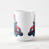 Gnome op rijdende grasmaaier met bloemenmand koffiemok (Center)