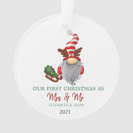 Gnome Pine Tree Sleigh Onze eerste kerst Ornament (voorkant)