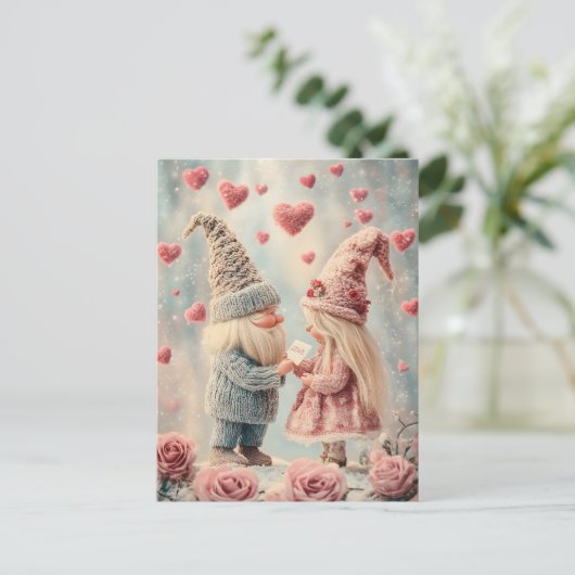 Gnome Romance: Valentijnsdag Gnome Paar Briefkaart (Staand voorkant)
