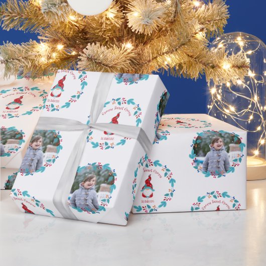 Gnome Sweet Gnome Floral krans Schattige aangepast Cadeaupapier (Feestdagen)