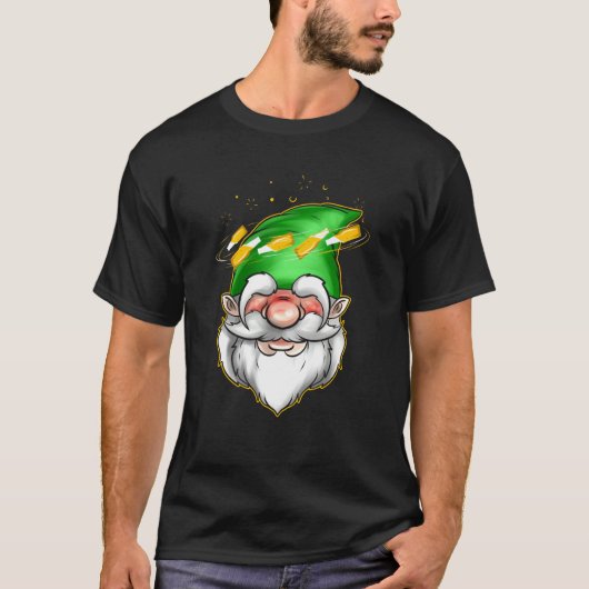 Gnome With Headache From Bottles On St Patricks Da T-shirt (Voorkant)