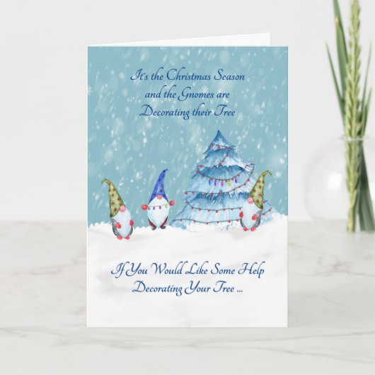 Gnomen die hun kerstboom decorteren feestdagen kaart (Voorkant)