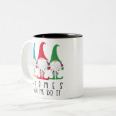 Gnomes liet me het noordse kerstkerstkerst doen tweekleurige koffiemok (Voorkant links)