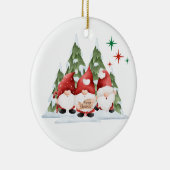 Gnomes Wishing You a Merry Christmas on a Keramisch Ornament (Rechts)
