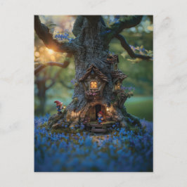 Gnoom huis in een boom omgeven door bluebells briefkaart
