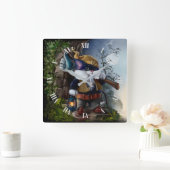 Gnoome kat met mouwhamer en lamp werkt vierkante klok (Huis)