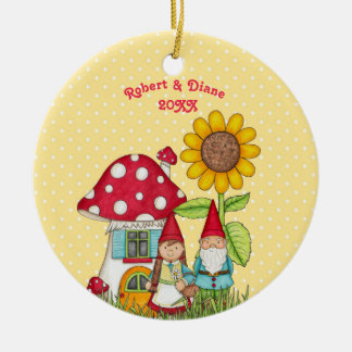 Gnoompaar in tuin keramisch ornament