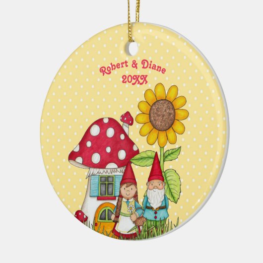 Gnoompaar in tuin keramisch ornament (Links)