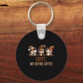 Gnope Not Before Coffee Three Gnomes Graphic Cafei Sleutelhanger (Voorkant)