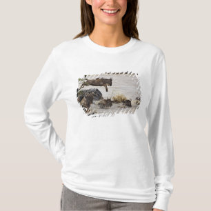 Gnu springt in de Mara-rivier T-shirt