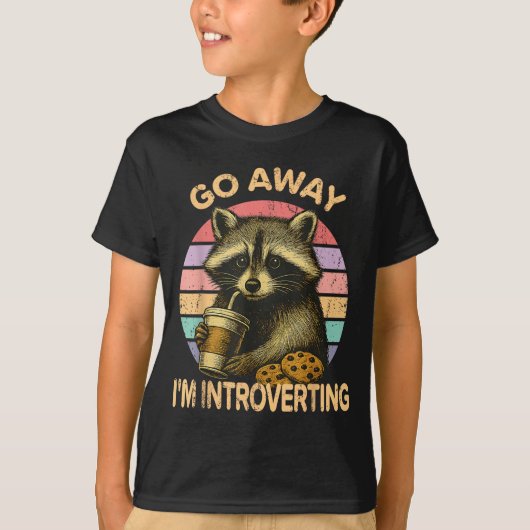Go Away I'm Introverting Funny Raccoon Sarcastic  T-shirt (Voorkant)