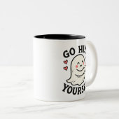 Go Hug Yourself Ghost – Cute Halloween Self-Love Tweekleurige Koffiemok (Voorkant rechts)