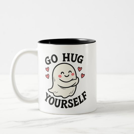 Go Hug Yourself Ghost – Cute Halloween Self-Love Tweekleurige Koffiemok (Links)