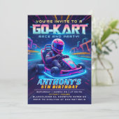 Go kart Race Verjaardagsfeestje Uitnodiging (Staand voorkant)