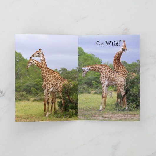 "Go Wild" Happy Birthday Giraffes Kaart (Binnen)