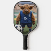 Goal-Getter: Een Highland Koe gekleed voor voetbal Pickleball Paddle (Achterkant)