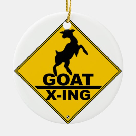GOAT CROSSING CHRISTMAS ORNAMENT (Voorkant)
