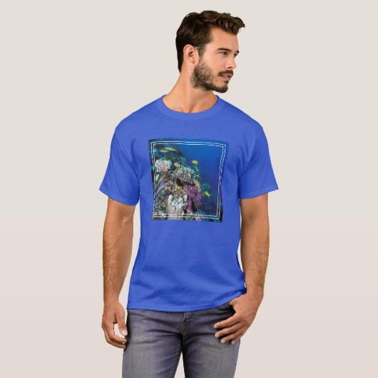Goatfish Swarm Around Small Coral T-shirt (Voorkant volledig)