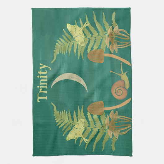 Goblincore Slak en paddenstoelen gepersonaliseerd Theedoek (Verticaal)