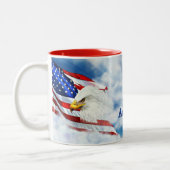 God Bless America, Eagle & Flag in Sky Tweekleurige Koffiemok (Links)