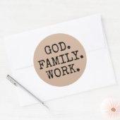 God. Familie. Work. Christelijke prijsopgave Ronde Sticker (Envelop)