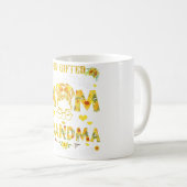 God gaf me twee titels: mama en oma bloem. koffiemok (Voorkant rechts)