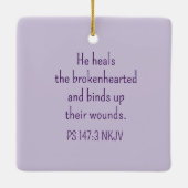 God Heals the Brokenhearted Light Purple Comfort Keramisch Ornament (Achterkant)