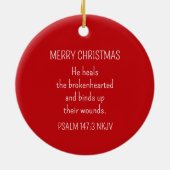 God Heals the Brokenhearted Red Christmas Keramisch Ornament (Achterkant)
