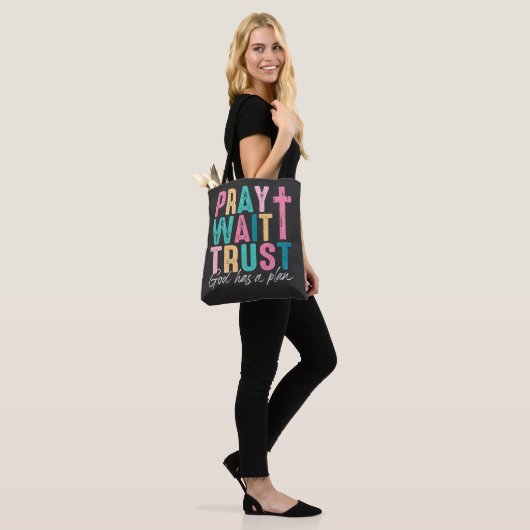 God heeft een plan tote bag (Op model)