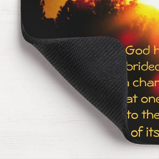 God heeft een tent opgezet voor de zon muismat (Hoek)