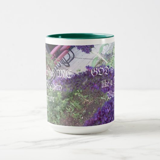 GOD is bij mij als een machtige arrior. Mok (Midden)