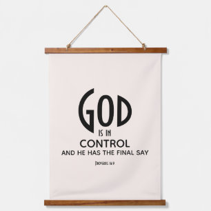 GOD IS CHRISTELIJK IN CONTROLE HANGEND WANDKLEED