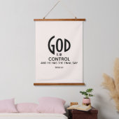 GOD IS CHRISTELIJK IN CONTROLE HANGEND WANDKLEED (Slaapkamer)