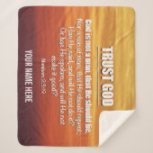 GOD IS GEEN MAN, vertrouw God Christelijk Sherpa Deken (Voorkant)