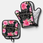 God is in haar - Psalm 46:5 Roze Bloem Ovenwant & Pannenlap Set (Voorkant / Achterkant)