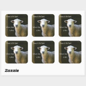 God is overal schaap vierkante sticker (Vel)
