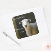 God is overal schaap vierkante sticker (Envelop)