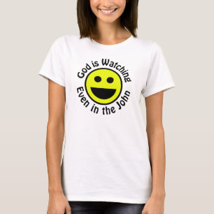 God kijkt naar t-shirt