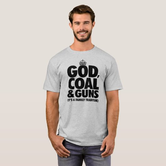 GOD, KOOL EN PISTOOL T-SHIRT (Voorkant volledig)